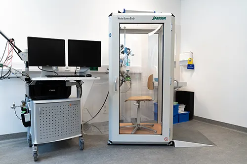 PA 2023-03-10 AUVA - Neuer Standort für Chefärztliche Station Wien im AUVA-TZW, Standort Lorenz Böhler (2) - Untersuchungsraum Untersuchungsraum im AUVA-Traumazentrum Wien am Standort Brigittenau (Lorenz Böhler)