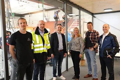 PA 2023-02-24 Unfälle bei Dacharbeiten (2) - Gruppenbild  Gruppenbild