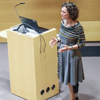 Andrea Fürstaller (Koordinatorin des S.P.E.Z.L – Programm des österreichischen Amputiertenverbands)