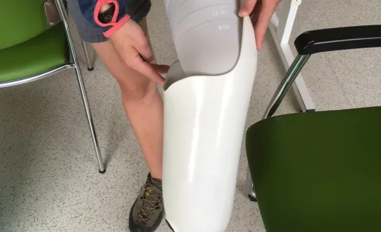 Prothesenhandling: Vakuum anziehen 1 Prothesenhandling: Vakuum anziehen 1