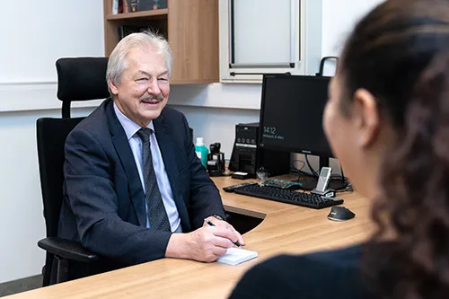 PA 2023-03-10 AUVA - Neuer Standort für Chefärztliche Station Wien im AUVA-TZW, Standort Lorenz Böhler (1) Chefarzt Dr. Dieter Eschberger im Gespräch