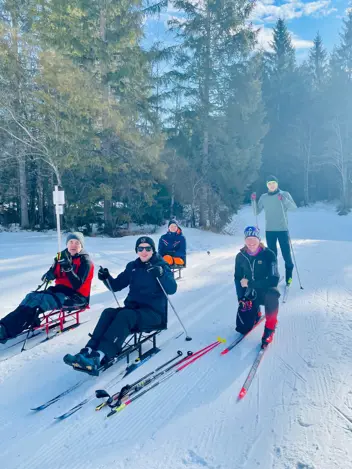 Vier Teilnehmer:innen des Trainings in Aktion