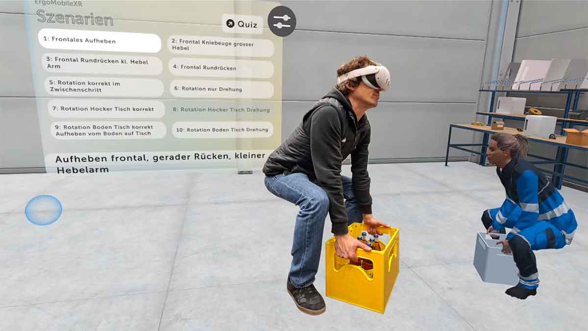 Mann nutzt ErgoMobileXR und übt das richtige Heben von schweren Gegenständen.
