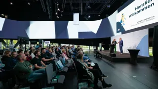 Auftaktveranstaltung Gemeinsam sicher digital.  Sicht ins Publikum bei der Auftaktveranstaltung der Digitalisierungskampagne.