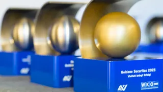 Edit GS25 REI1567 ©R.Reichhart Nahaufnahme der Trophäen "Goldene Securitas 2025"